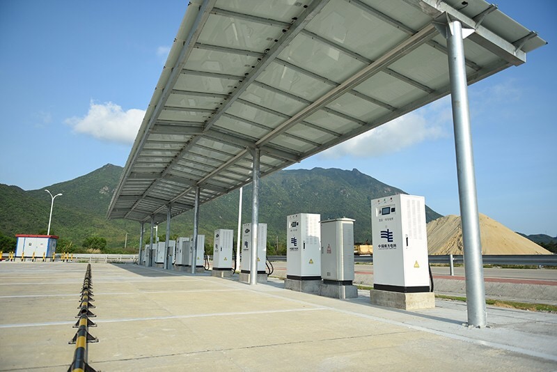 南方電網(wǎng)投運(yùn)全國首個(gè)“變電站+充電站”