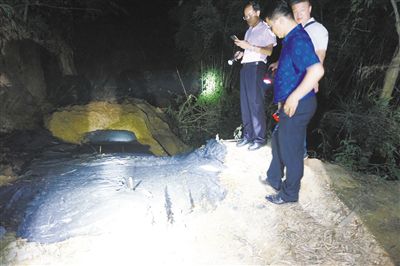 廣西壯族自治區梧州市：連夜處理跨省非法傾倒固廢