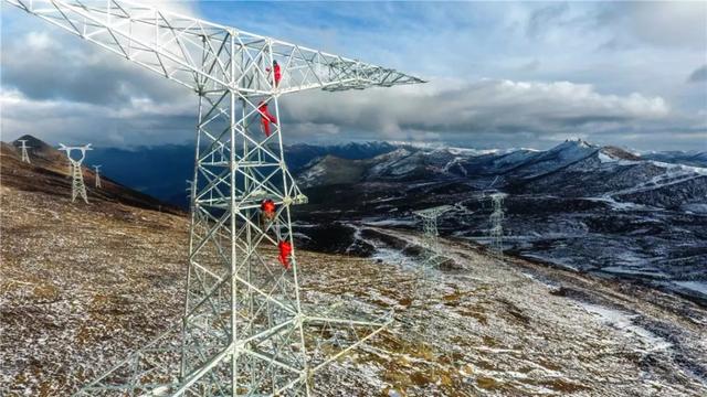 極限挑戰！這條“電力天路”正式投入運營